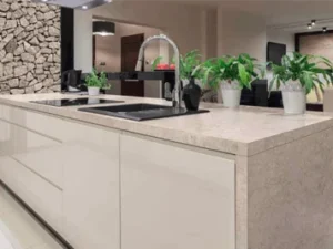 Quartz1 593x396x33x0x528x396x1655874727 300x225